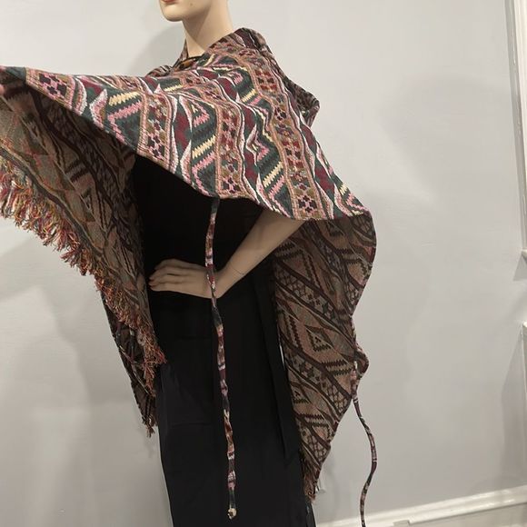 Vintage Boho Hooded Poncho - Picture 9 of 16